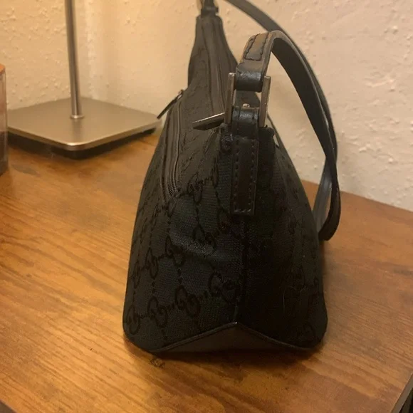 Gucci Boat Pochette Bag - Picture 4 of 16